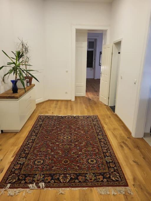 Apartment Schöne Sehr Zentral 94 Quadratmeterhoche Decke *